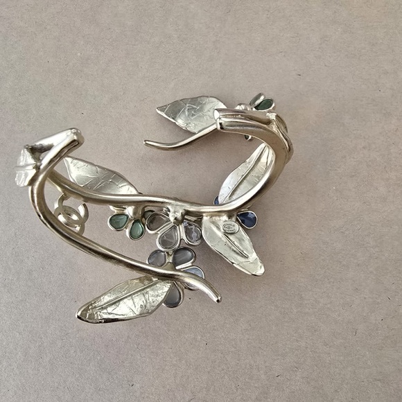 Authentic CHANEL Cuff Paris Greece Collection Gold Jewelery Bracelet CC logo - Picture 10 of 12